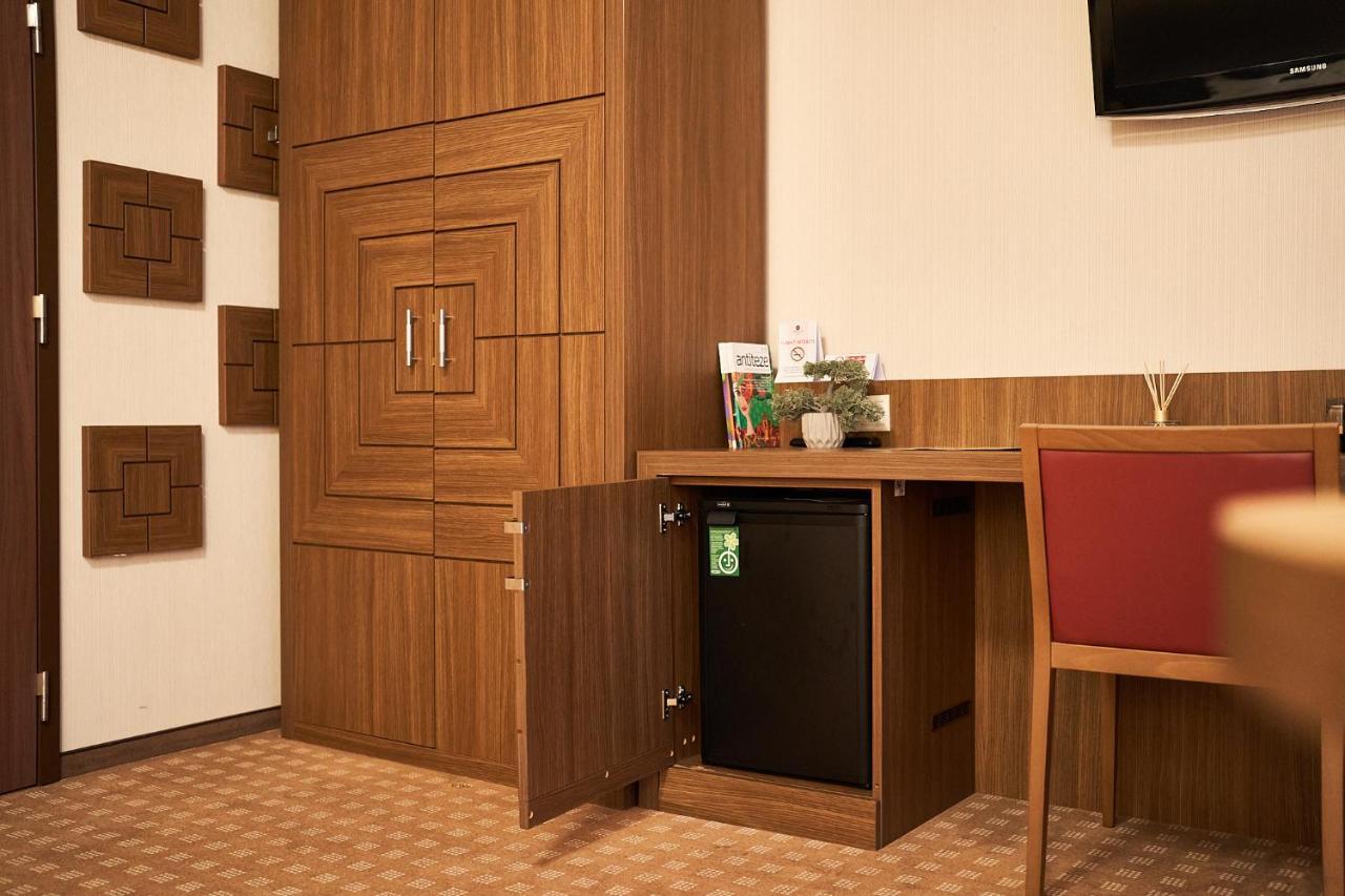 Petrodava One เปียตราเนียมซ์ ภายนอก รูปภาพ
